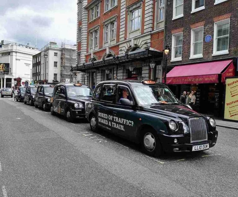 Sunbury Croquet Club Members Airport Taxi for Tournament Travel