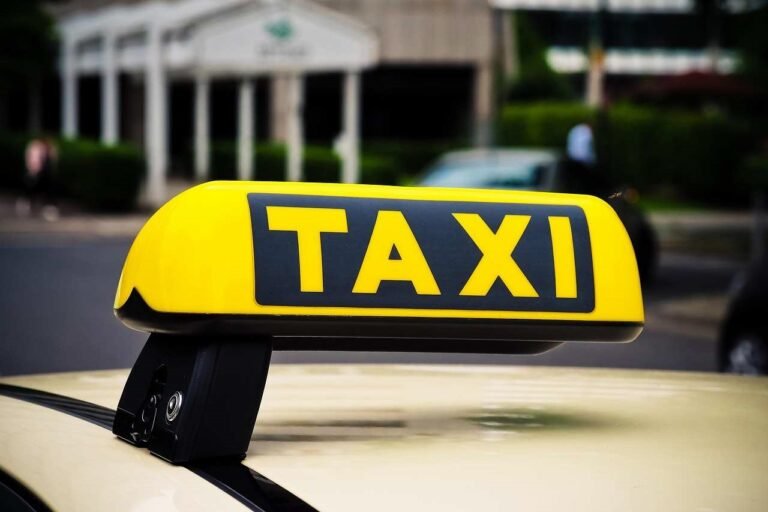 Sunbury-on-Thames Lock Keepers Airport Taxi for Thames River Workers