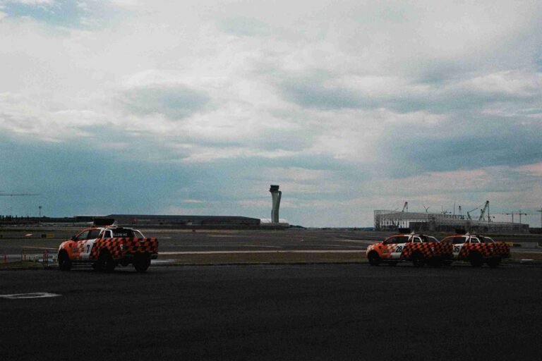 Round-the-Clock Airport Taxi Services from Sunbury for Every Flight Schedule