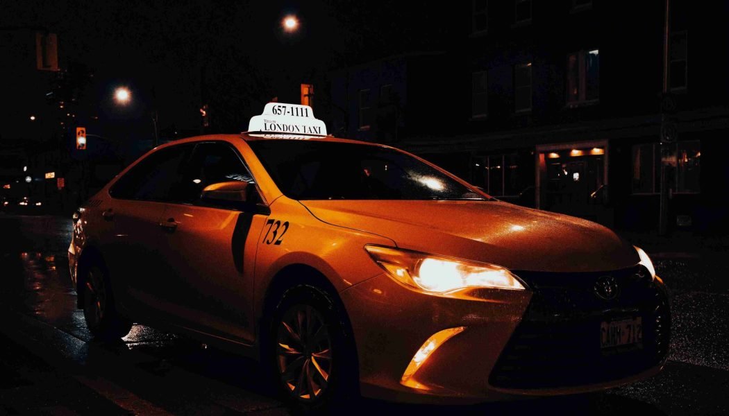 Reliable Group Airport Travel from Sunbury with Spacious Vehicles for Every Journey