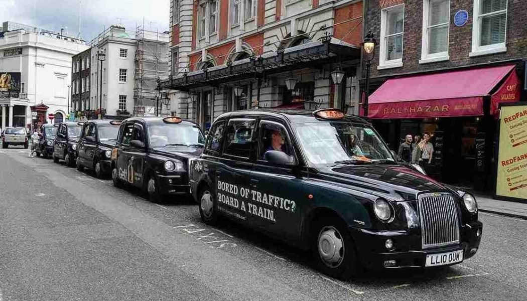 Sunbury Croquet Club Members Airport Taxi for Tournament Travel